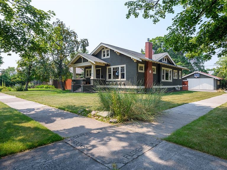 401 Brooks St photo 2