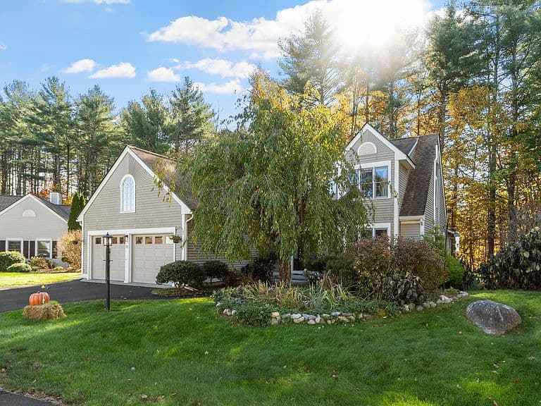 11 Surry Hill Drive photo 1