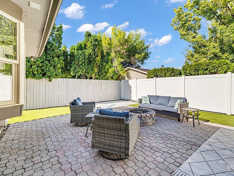 790 Academic Dr photo 5