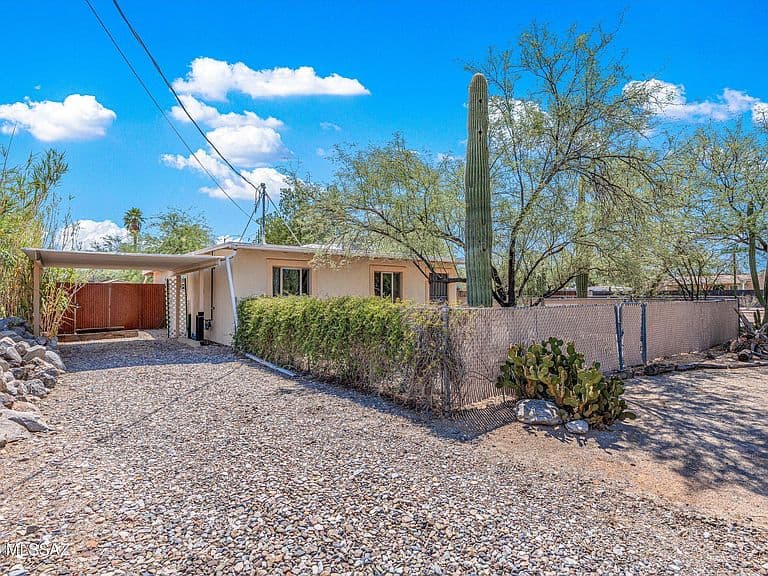 1402 N McKinley Ave photo 1
