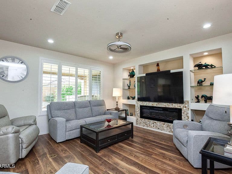 26779 W ADAM Avenue photo 5