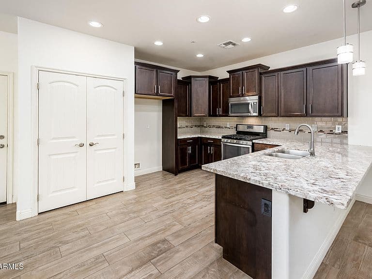 20893 W MAIDEN Lane photo 5