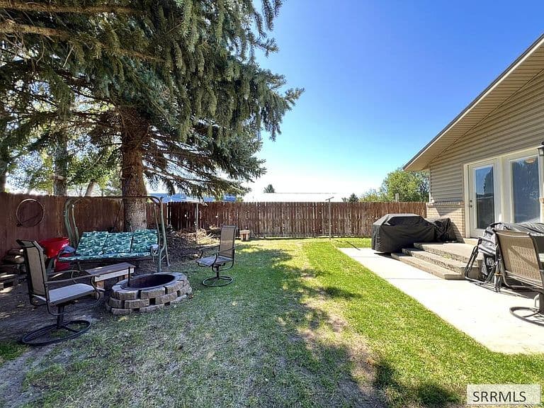 2 Brandon Dr photo 3