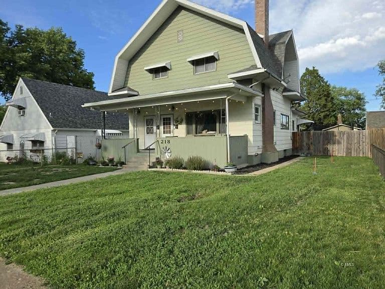 218 N Prairie Ave photo 2