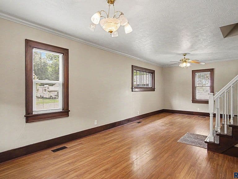1801 N Wayland Ave photo 3