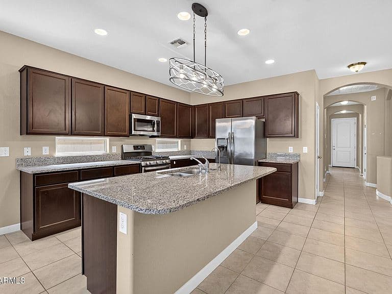 41380 W WILLIAMS Way photo 3