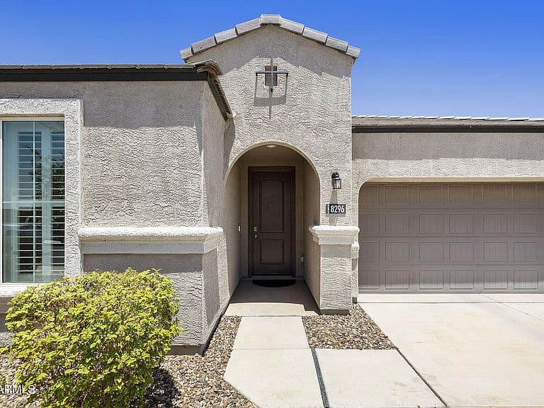 8296 W EBBETS Court photo 4