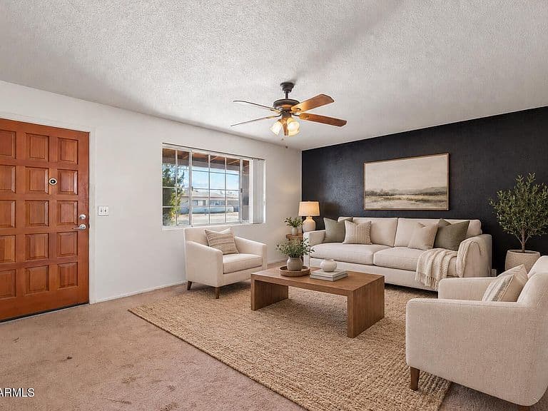 3408 W LAUREL Lane photo 2