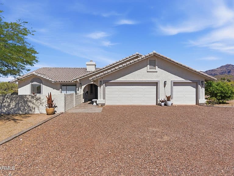 10712 E HUMMINGBIRD Lane photo 1