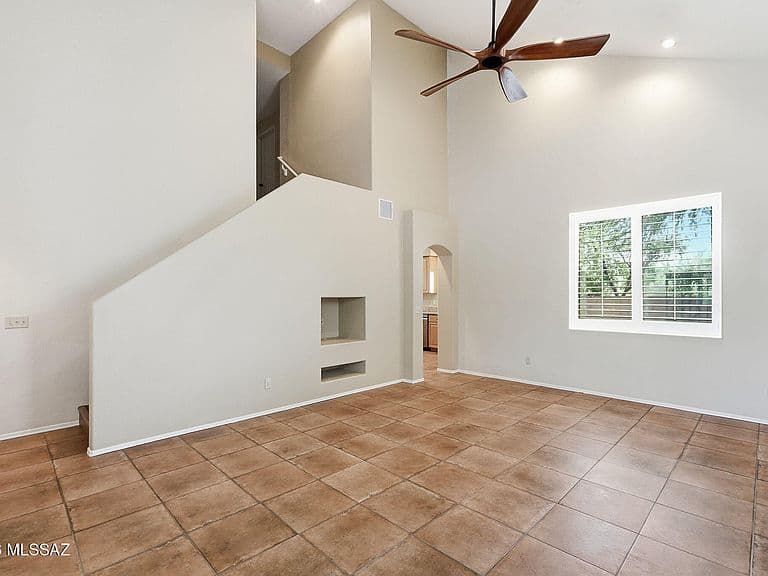 5200 E Calle Vista De Colores photo 4