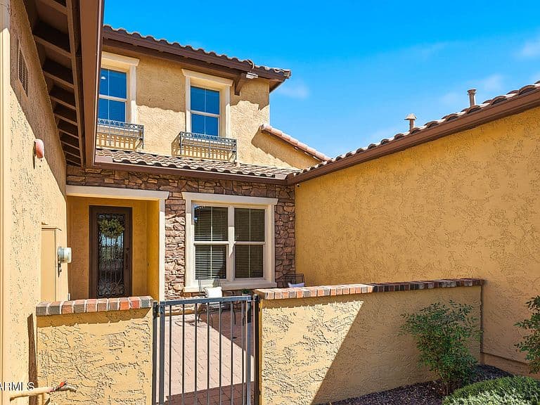 3641 N HOOPER Court photo 5