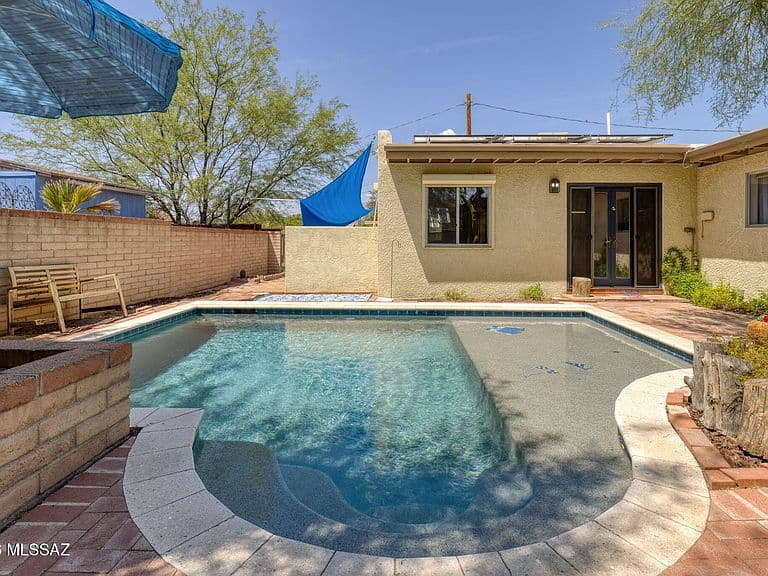 2767 N Desert Ave photo 3
