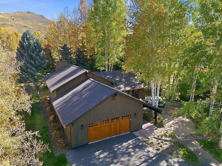 4 Foxtail Rd photo 2
