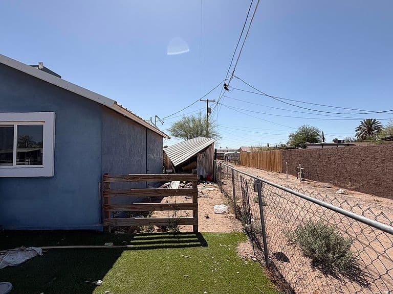 936 N 3RD Street photo 3