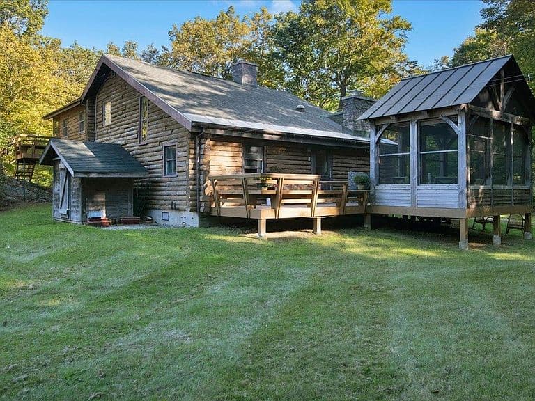 1318 Boro Hill Road photo 2