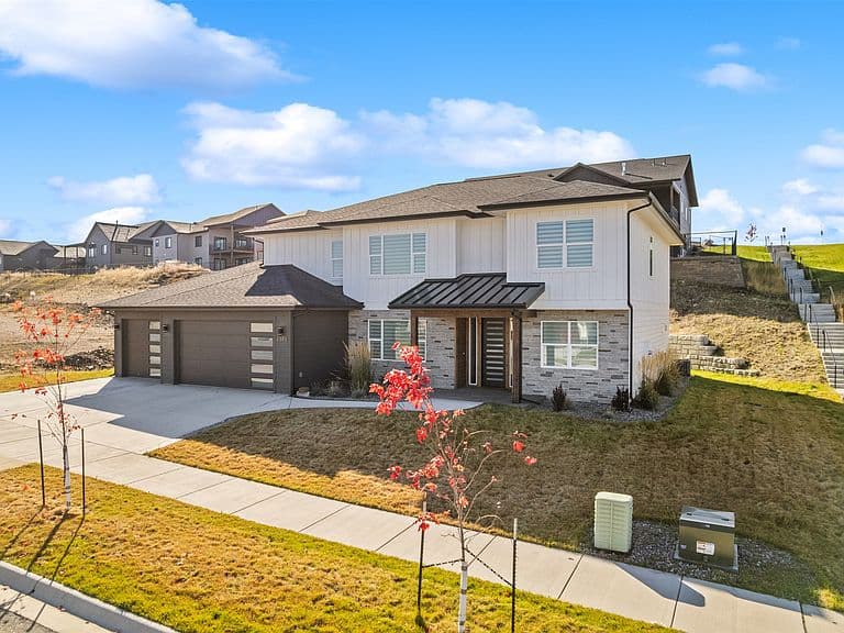 4345 Christian Dr photo 2
