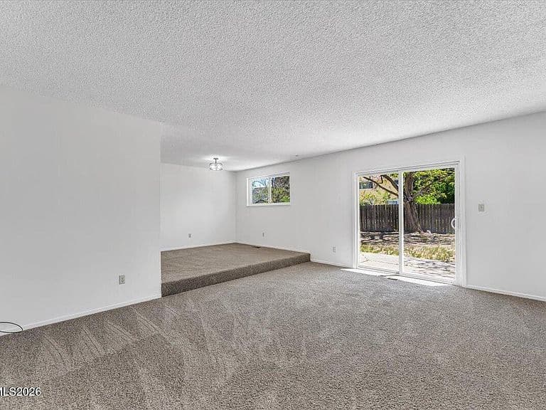 731 Desert View Ct photo 4