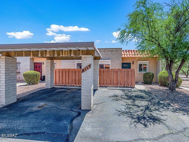 729 S Pantano Pkwy photo 2