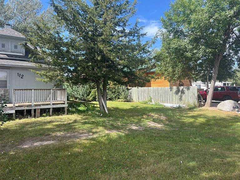 112 Stockwell St photo 5