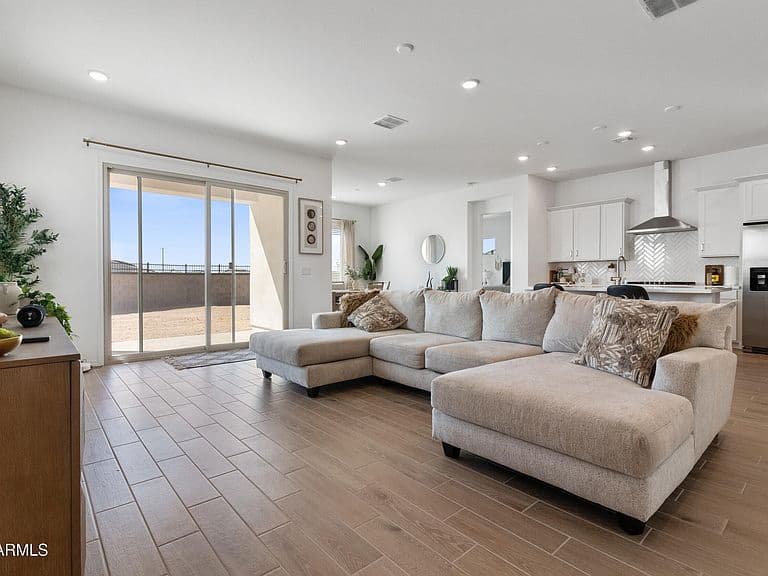 24099 W ALBENIZ Place photo 2