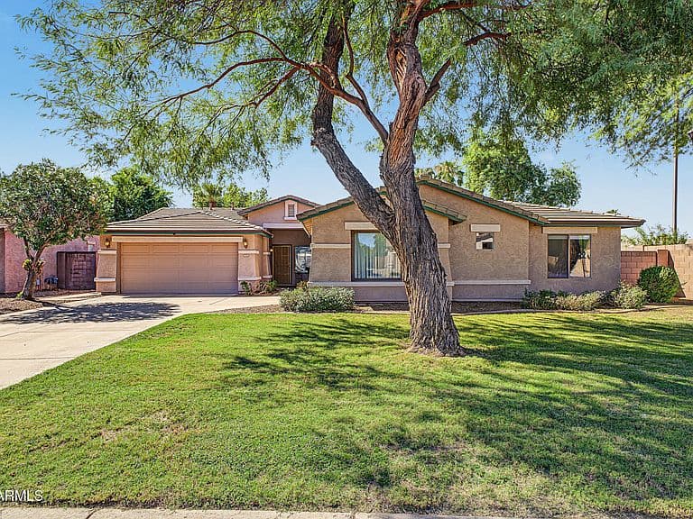 2132 S PENROSE Drive photo 2
