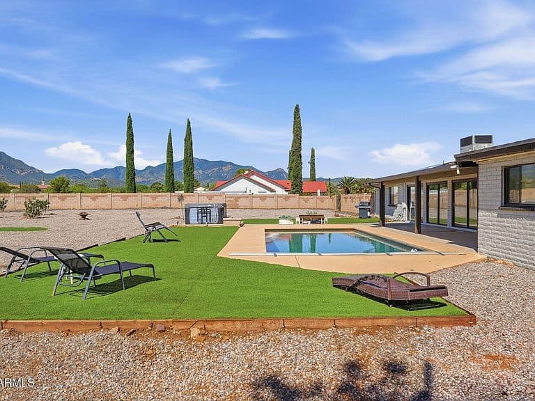 2726 E PAPAGO Trail photo 5