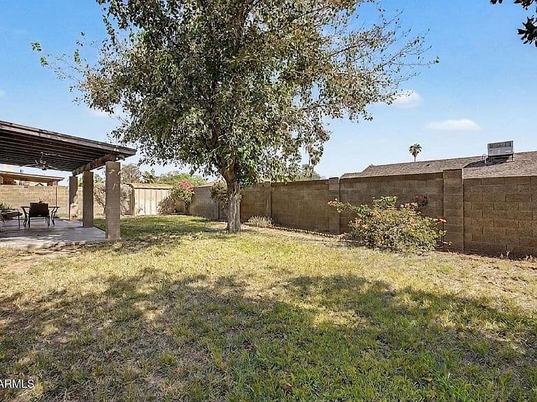 3215 W PARADISE Lane photo 3