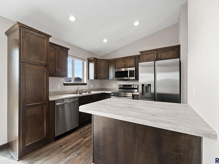 9425 W Liam St photo 4