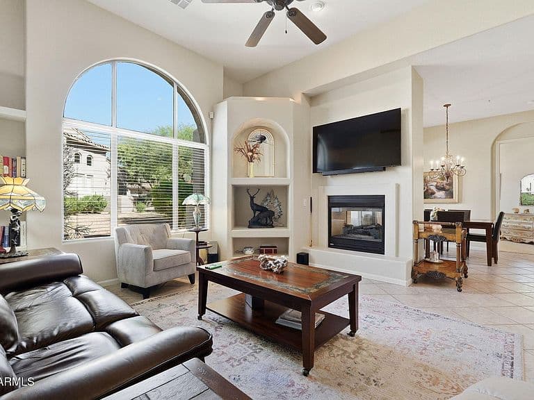 20802 N GRAYHAWK Drive #1016 photo 3