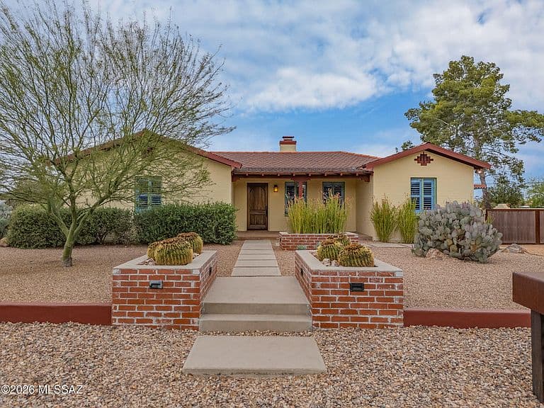 225 N Sierra Vista Dr photo 3