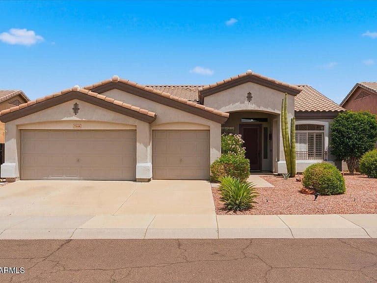 7548 E SANTA CATALINA Drive photo 2