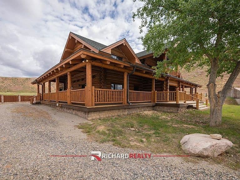 1727 Hwy 14 E photo 2