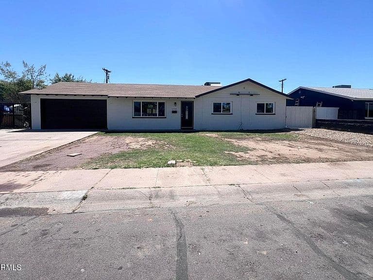 4843 W FLOWER Street photo 2