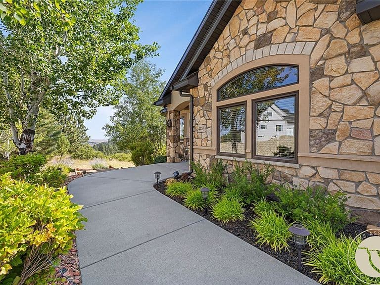 4485 Iron Horse Trl photo 3