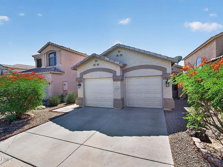 10133 E CARMEL Circle photo 3