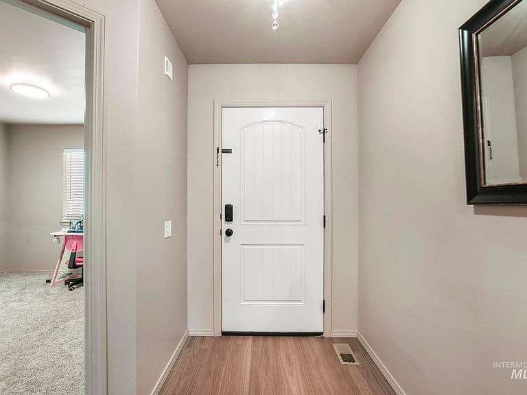 523 W Avenue H photo 4