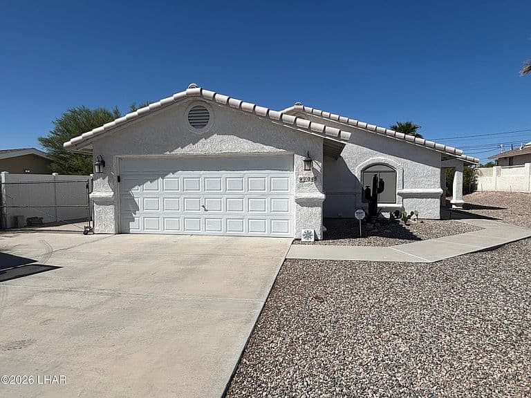 1045 Sunny Ridge Dr photo 2