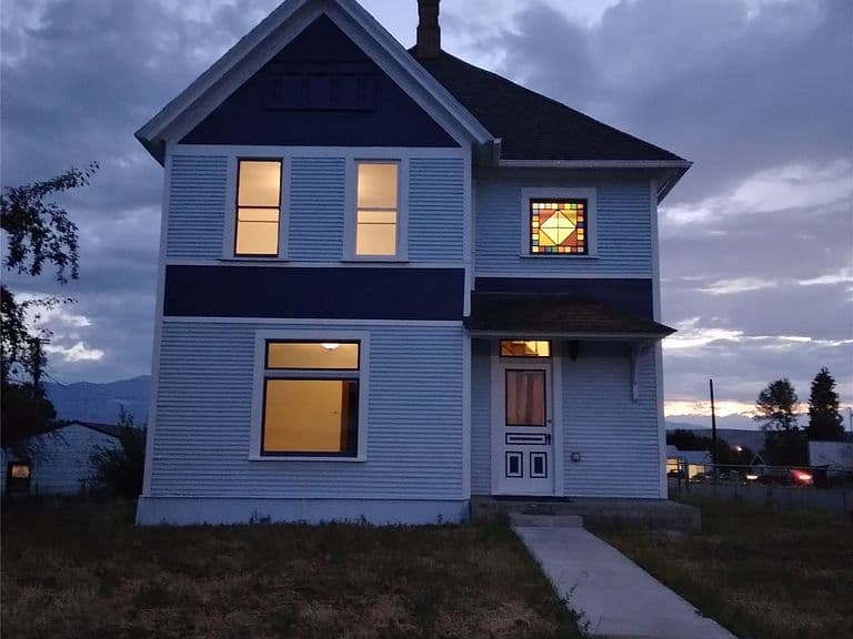 100 4th St photo 2