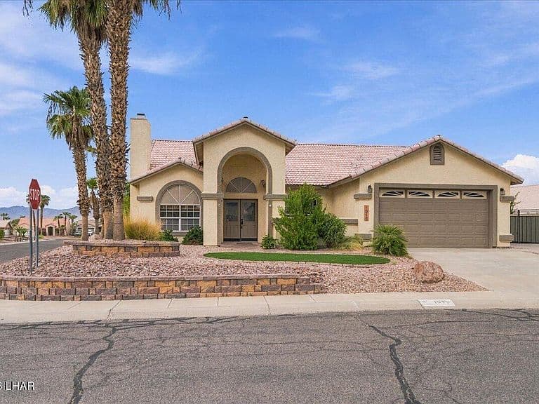 1919 E Crater Lake Dr photo 5