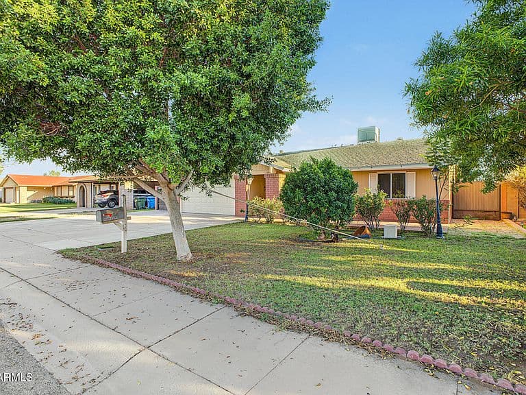 8941 W MONTEREY Way photo 5