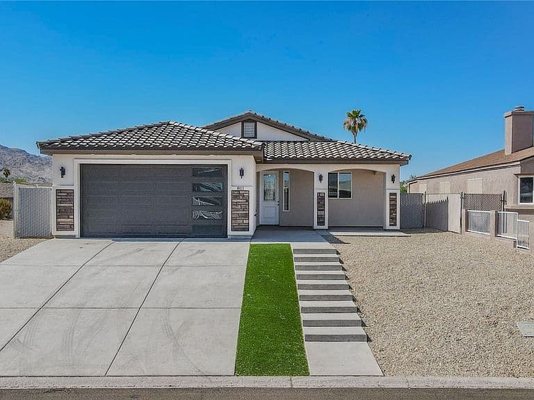 811 Palo Verde Dr photo 2