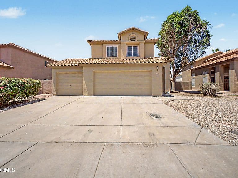 3130 E REDWOOD Lane photo 1