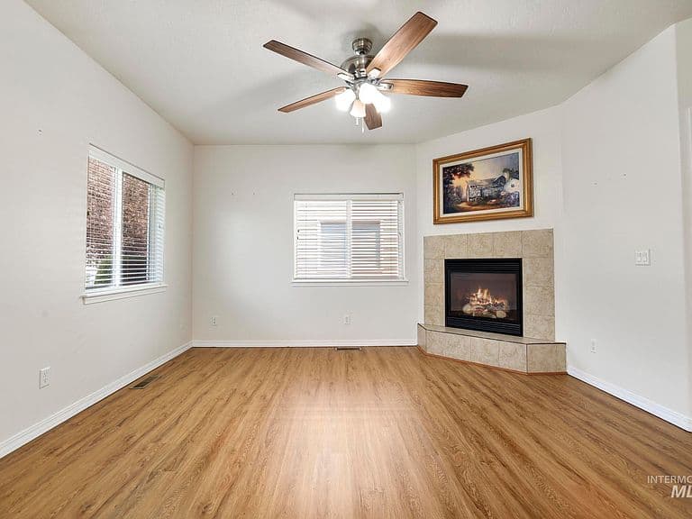 167 New Hampshire Way photo 5