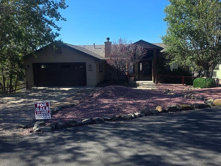 4947 E RAMADA Drive photo 1