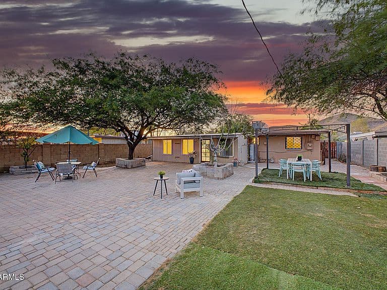 1405 W BROWN Street photo 1