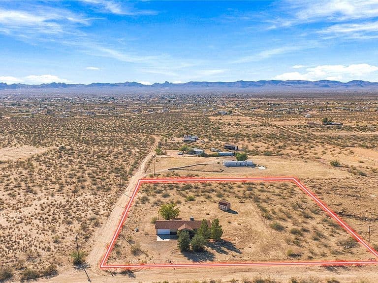 3739 N Hope Road photo 2