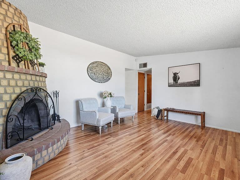 5108 E RAFFAELE Drive photo 3