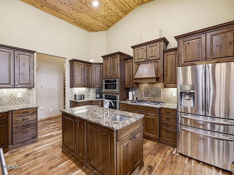 490 Osprey Ct photo 3
