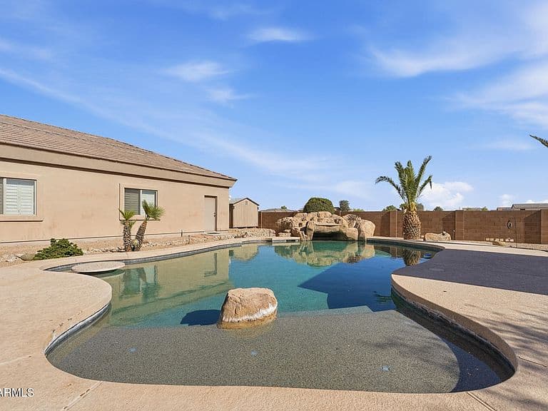 25747 W BLUE SKY Way photo 4