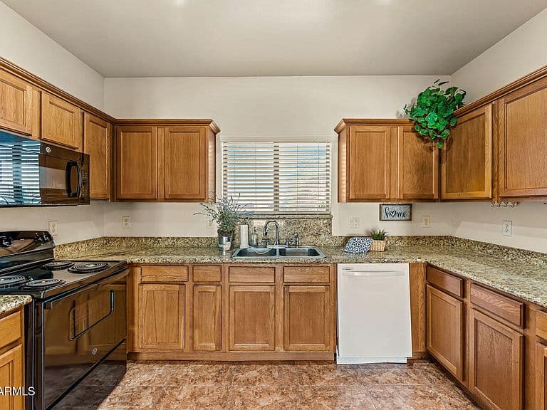 450 GUSKIN Road photo 4
